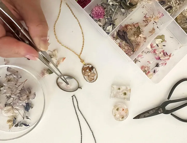 Dried Flower Resin Craft Workshop: Hosted by little bloomtale × Kajiha